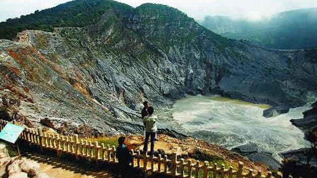 Mengungkap Asal Usul Nama Gunung Tangkuban Perahu